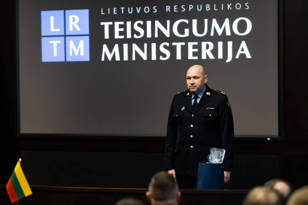 Naujas Kalėjimų tarnybos vadovas M. Kairys davė priesaiką