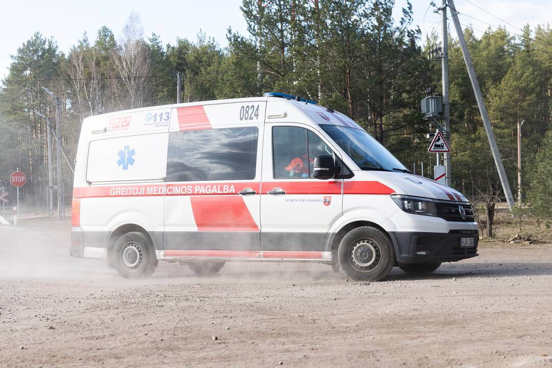 Į Pabradės poligoną atvyko greitosios pagalbos ir laidojimo paslaugų autobusiukai