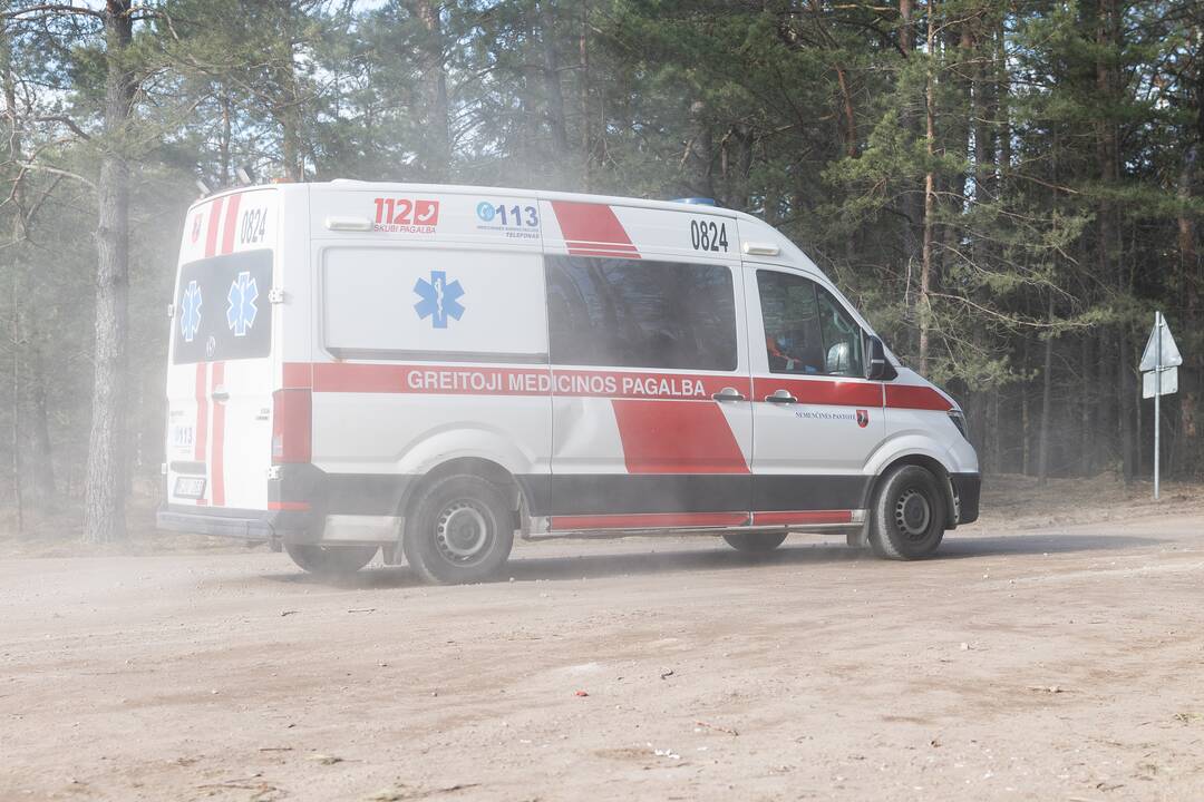 Į Pabradės poligoną atvyko greitosios pagalbos ir laidojimo paslaugų autobusiukai