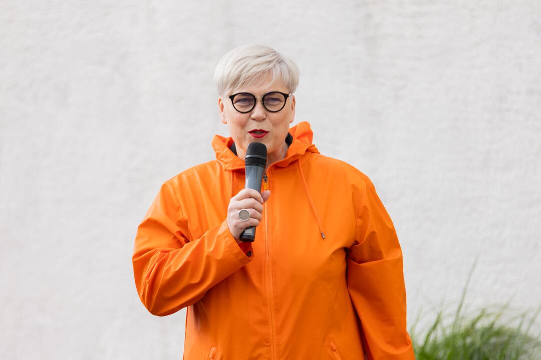 Akcija, kurioje poetai ir visi norintys skaito savo bei S. Nėries eiles