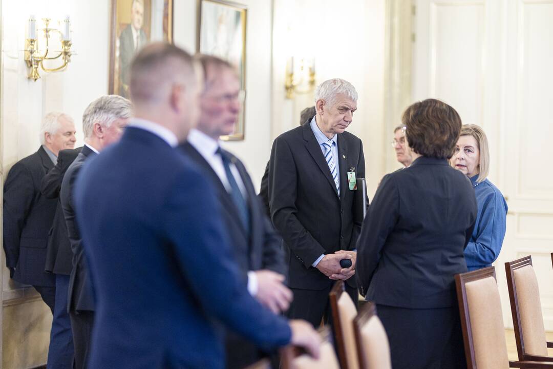 Prezidentas susitiko su žemės ūkio, maisto pramonės ir prekybos atstovais