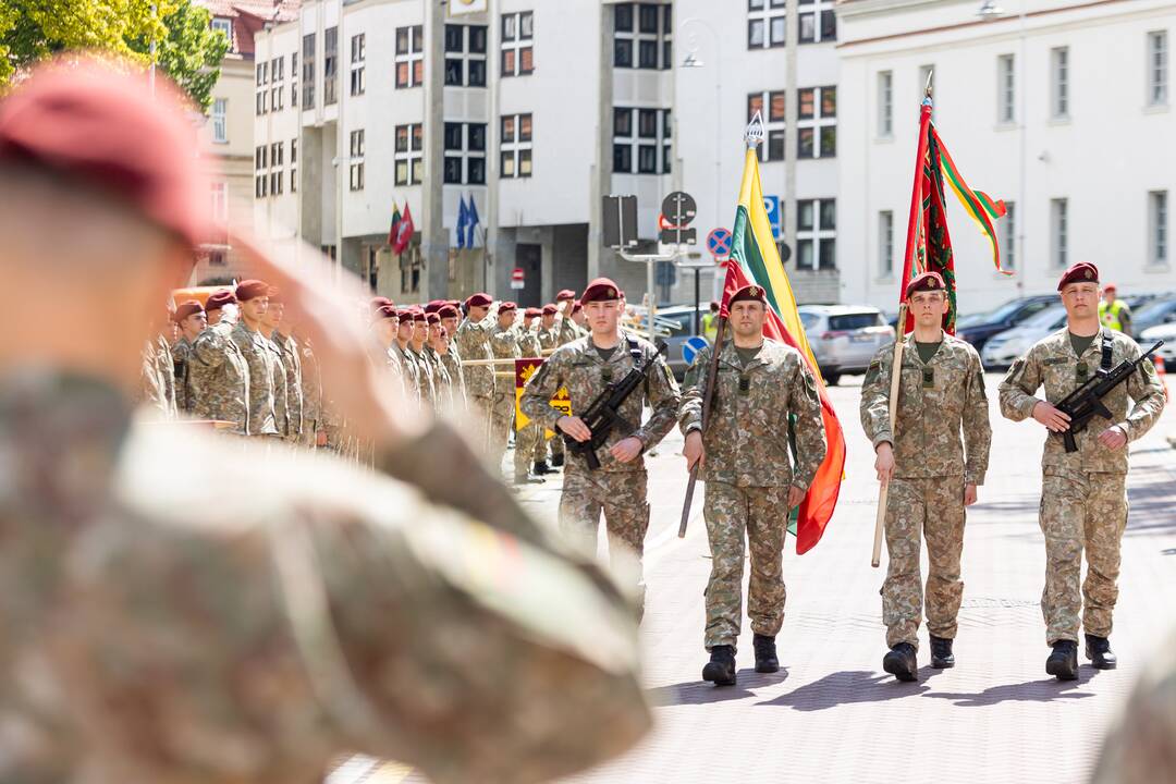 Vilniuje pasitikti iš misijos Malyje grįžę kariai
