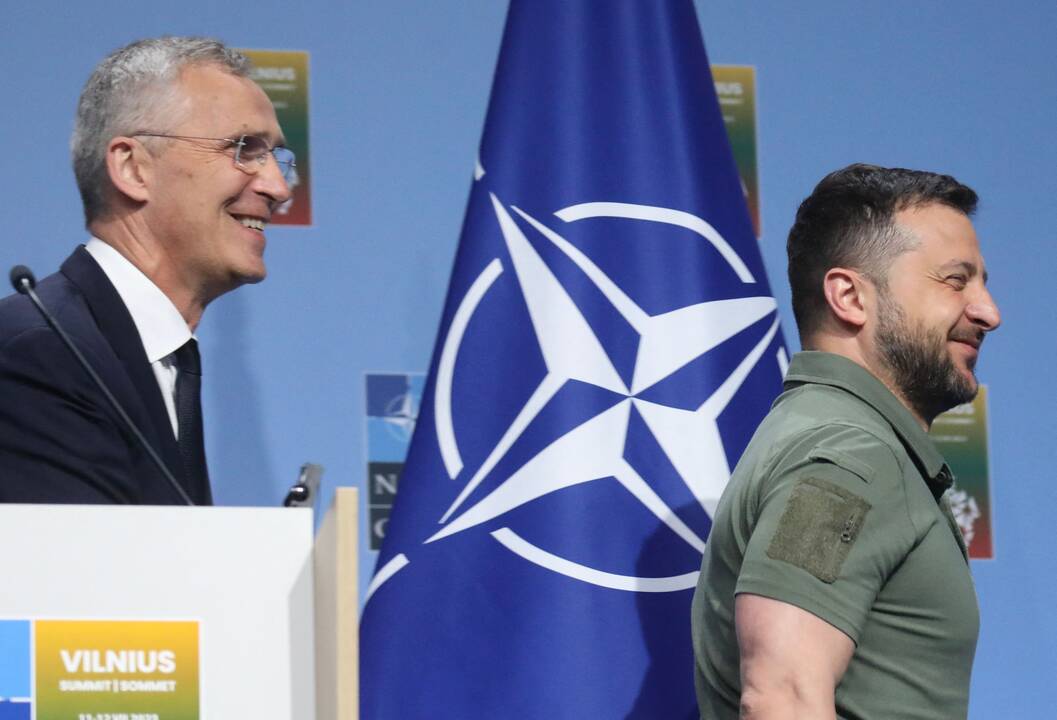 V. Zelenskis sako su NATO vadovu aptaręs grūdų koridoriaus blokavimo panaikinimą