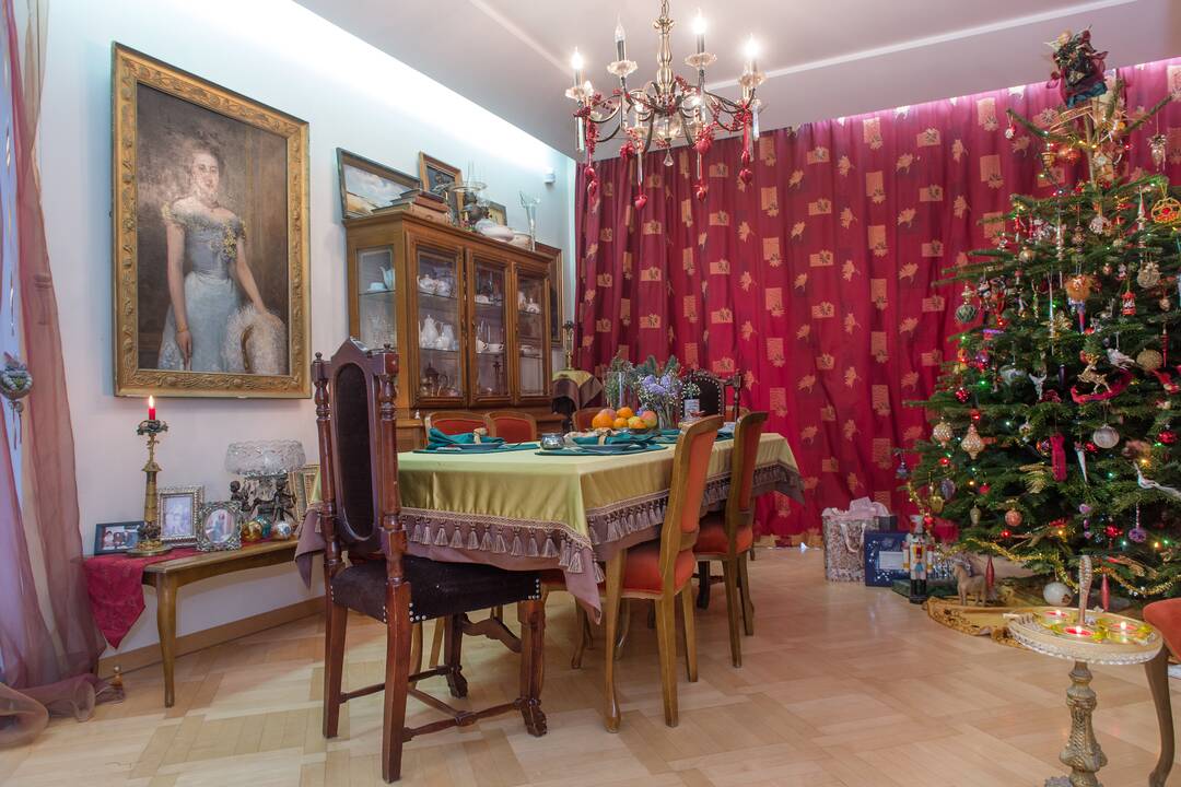 Požiūris: eglutės puošmenos J.Ambraškaitei – ne tik žaisliukai, bet jos giminės istorijos liudytojai. 