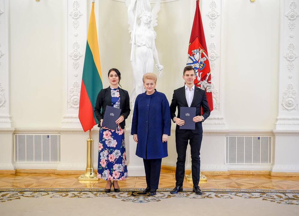 Prezidentė apdovanojo jaunuosius šalies muzikus