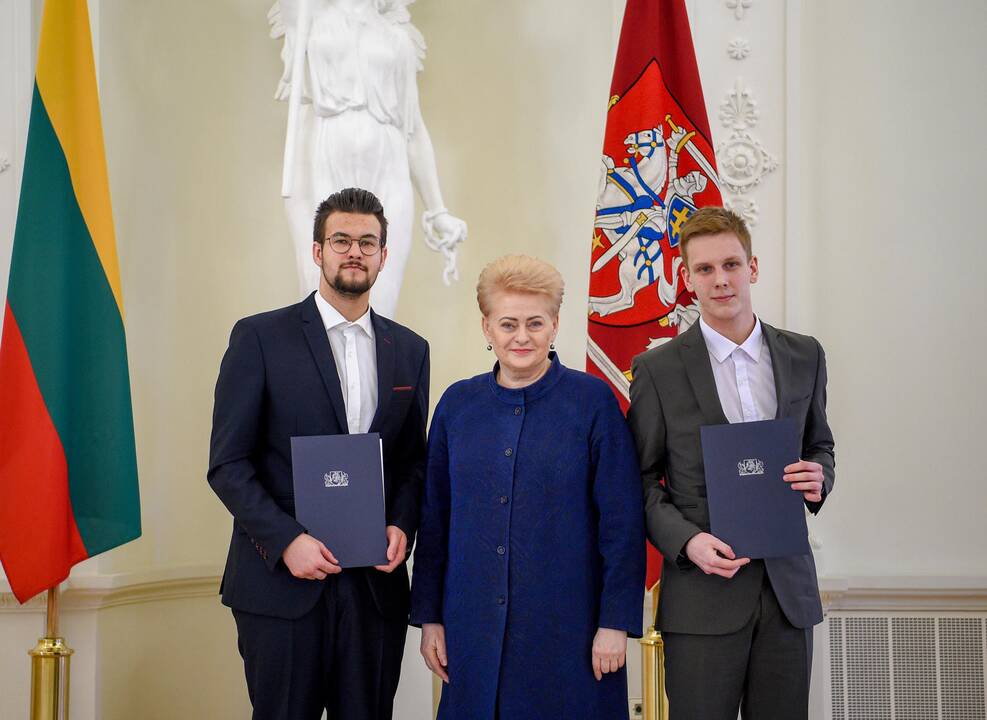 Prezidentė apdovanojo jaunuosius šalies muzikus