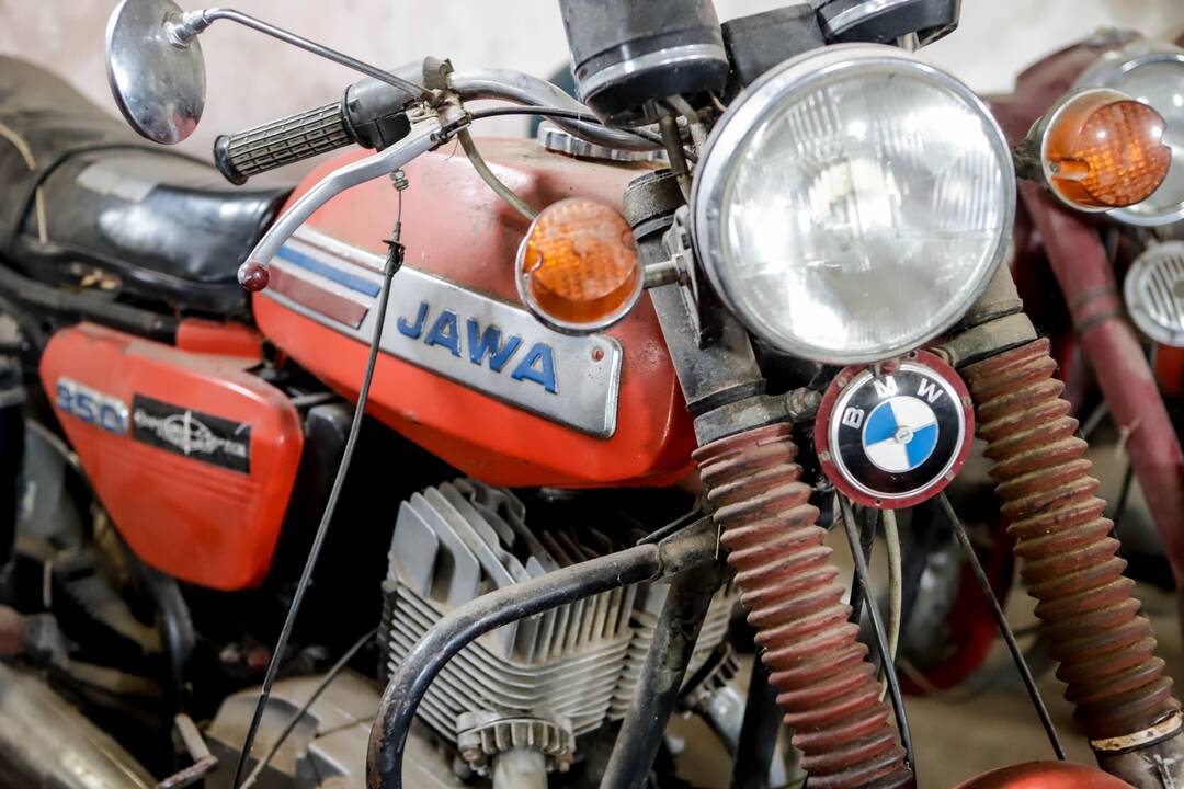Pomėgis: motociklus jau daugiau nei 20 metų kolekcionuojantis Babtyno dvaro šeimininkas M.Šventoraitis teigia net pats nežinantis, iš kur tas kolekcininko genas.