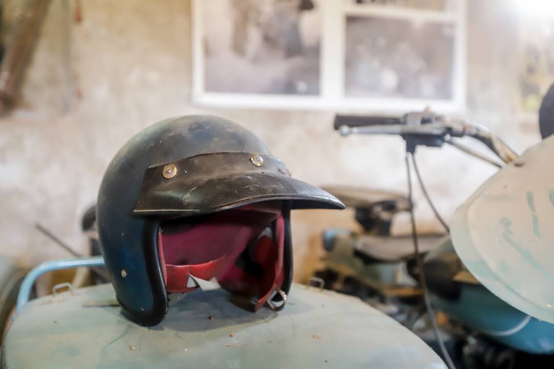 Pomėgis: motociklus jau daugiau nei 20 metų kolekcionuojantis Babtyno dvaro šeimininkas M.Šventoraitis teigia net pats nežinantis, iš kur tas kolekcininko genas.