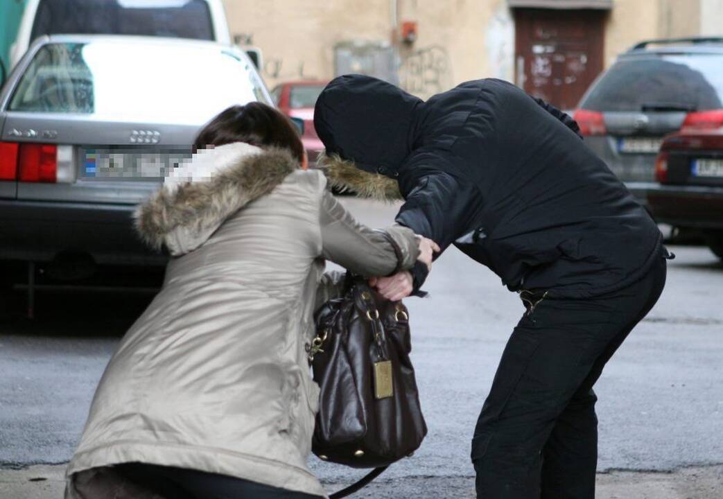 Sostinėje užpulta ir apiplėšta moteris