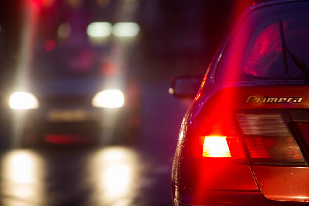 Kelininkai: naktį eismo sąlygas sunkins plikledis ir rūkas