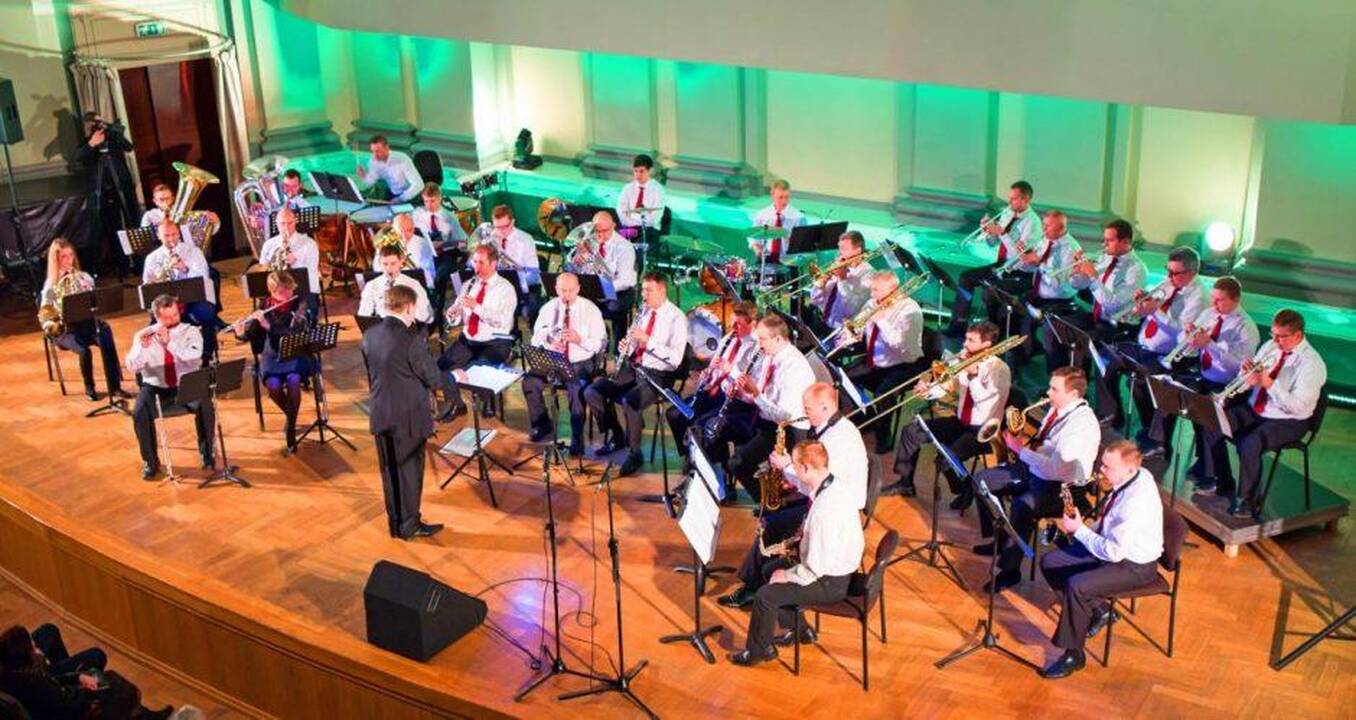Kauno pučiamųjų instrumentų orkestras „Ąžuolynas"