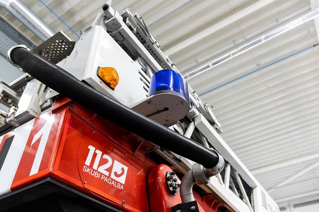 Žmonėms teko palikti savo namus: išsiliejo sieros rūgštis