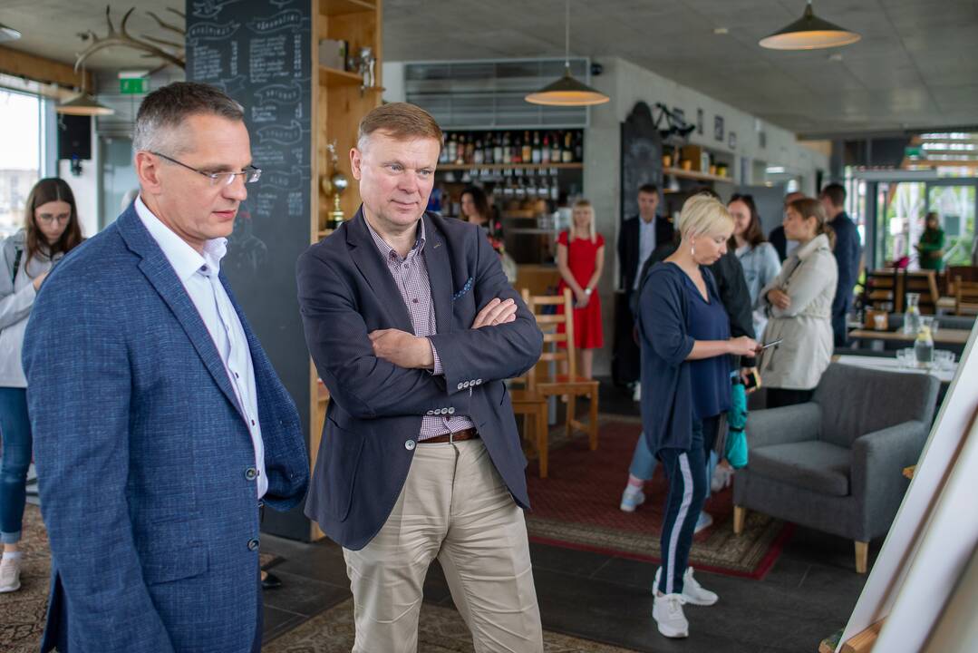 Naujovės: "Smiltynės perkėlos" vadovas M.Čiakas pristatė ateities planus – naują kitąmet atsirasiantį keltą, kuriam suteiktas "Klaipėdos" vardas, ir numatomą statyti naują pastatą.