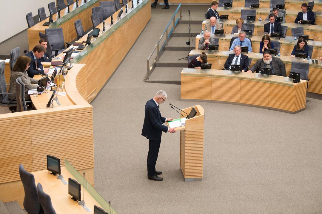 Seimas grąžino tobulinti progresinių mokesčių pasiūlymą