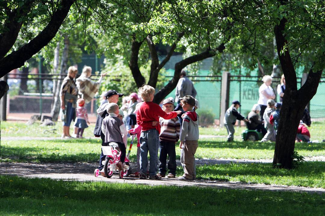 Pažadas: šeimoms, auginančioms vaikus, vienkartines išmokas pažadėta išmokėti iki liepos pabaigos.