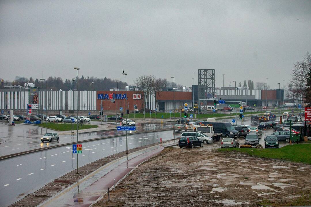 Tempas: dalis prekybos centro Liepų gatvėje duris turėtų atverti antroje gruodžio pusėje.