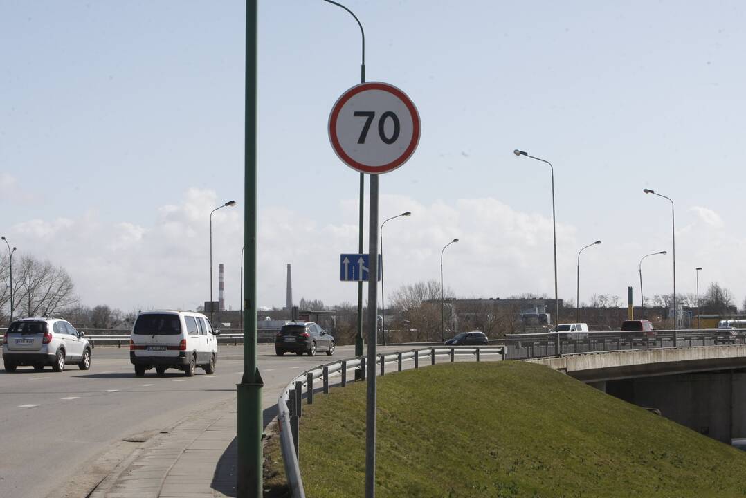 Greitis: P.Lideikio ir Mokyklos gatvėse vairuotojai galės dumti su vėjeliu – čia greitis leidžiamas iki 70 km/val.