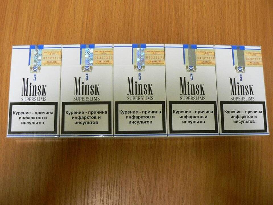 Pareigūnai pakrantėje aptiko pamestus tūkstantį pakelių cigarečių
