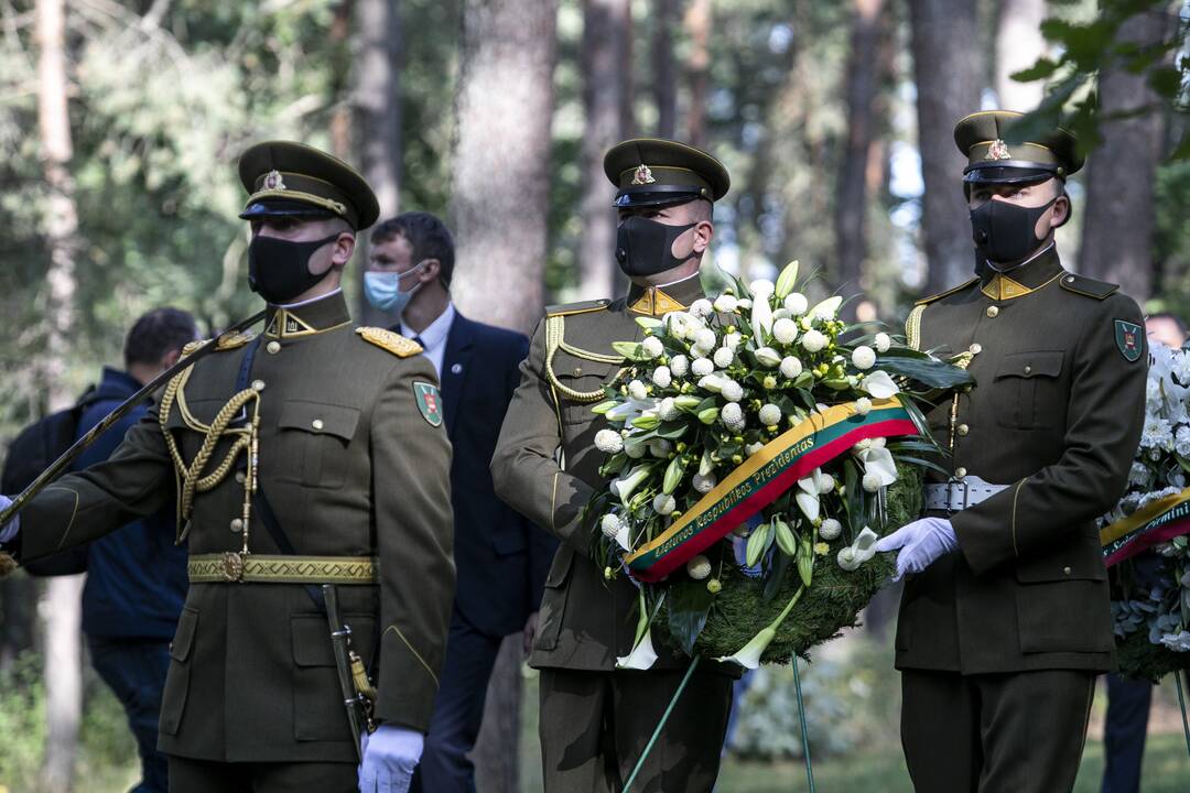 Genocido aukų pagerbimas Panerių memoriale