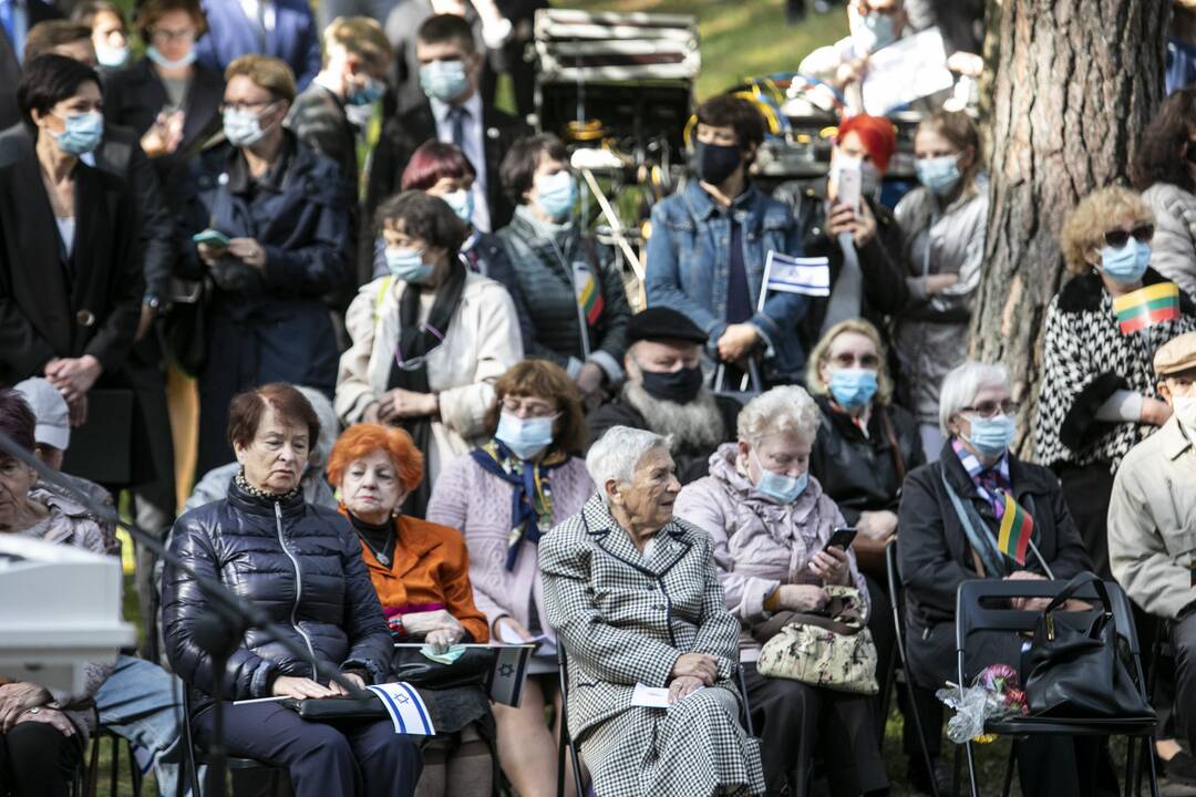 Genocido aukų pagerbimas Panerių memoriale