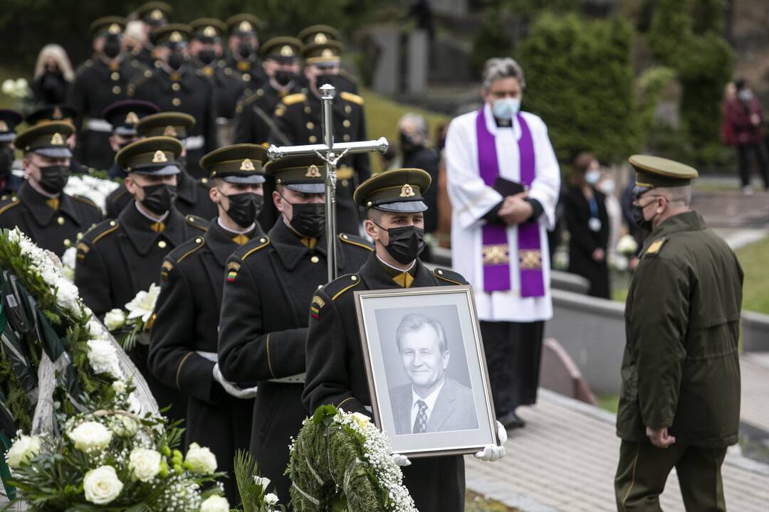 Seimo narys K. Glaveckas atgulė amžinojo poilsio