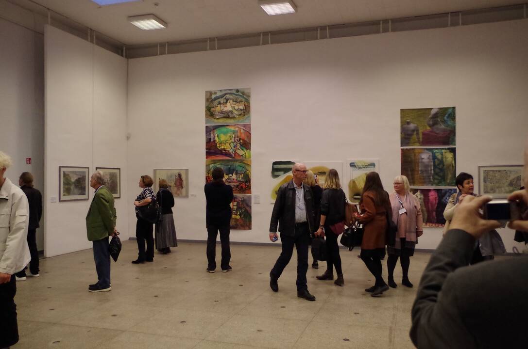 Spalvos: bienalėje į akvarelės meną kaskart žvelgiama vis kitu rakursu ir atveriami vis nauji šios tapybos technikos subtilumai.