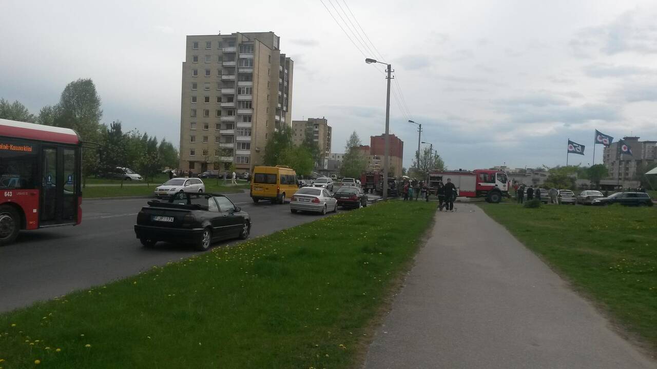 Šilainiuose savininkų akyse užsidegė mersedesas