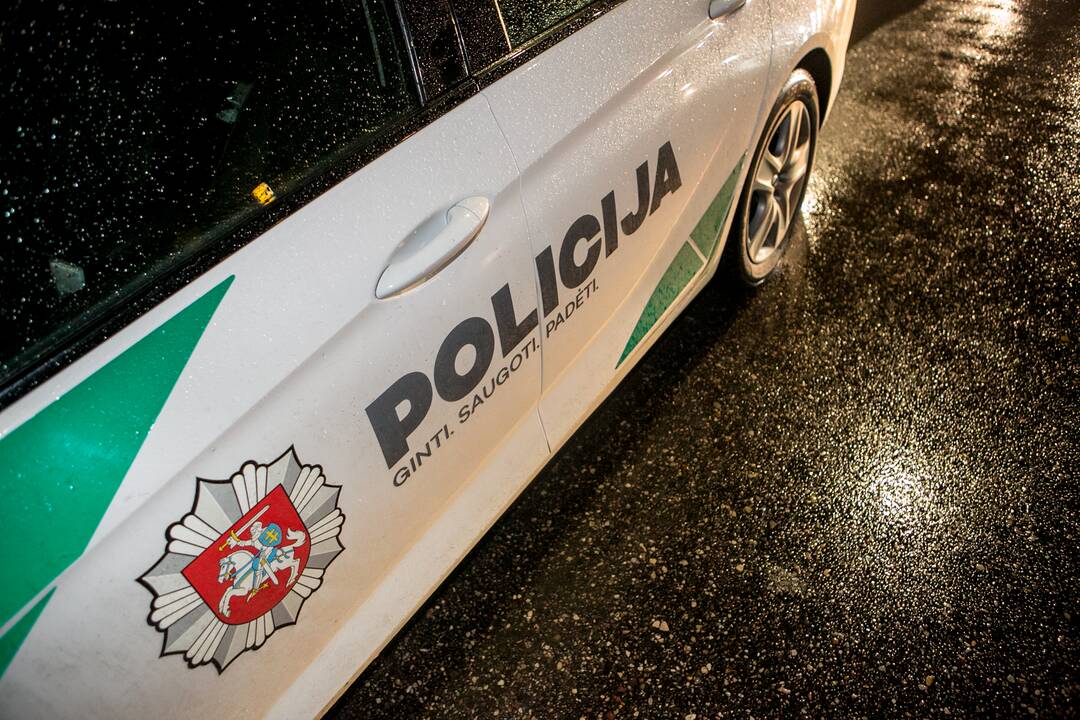 Vakare policijos patikros punktai Kaune dirba pilnu tempu