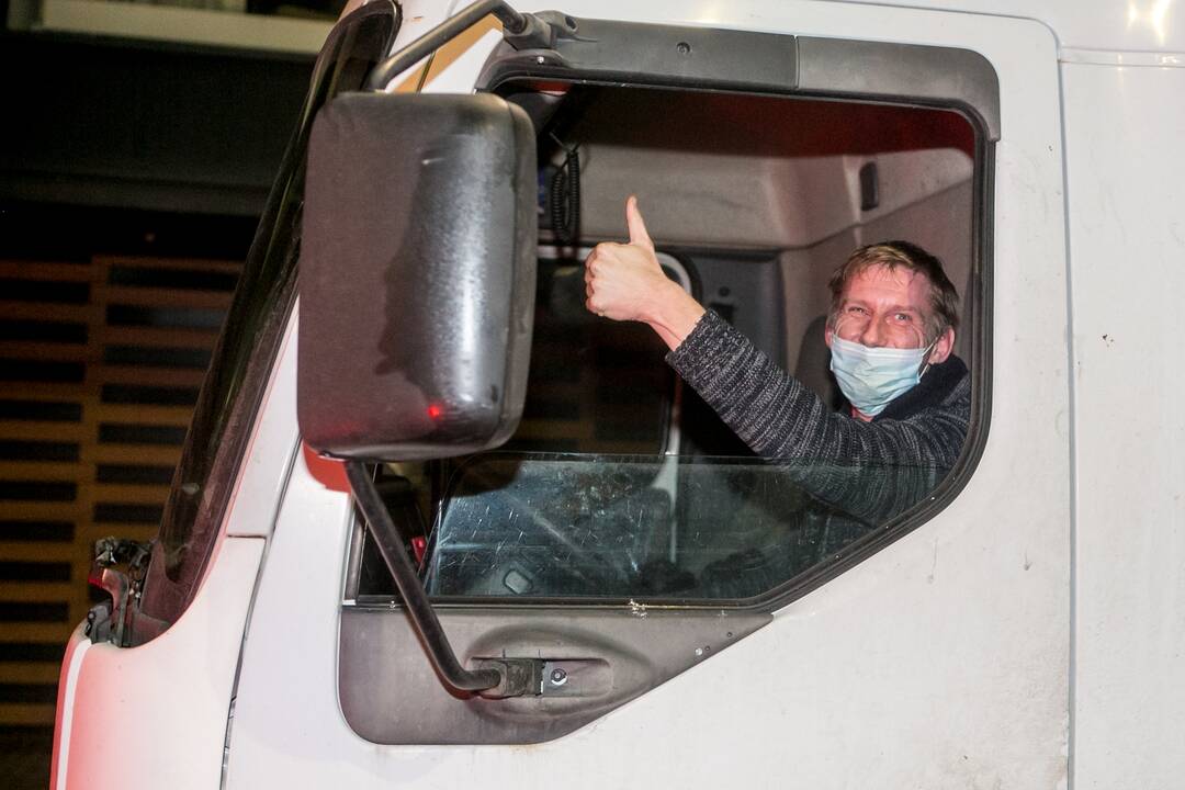 Vakare policijos patikros punktai Kaune dirba pilnu tempu