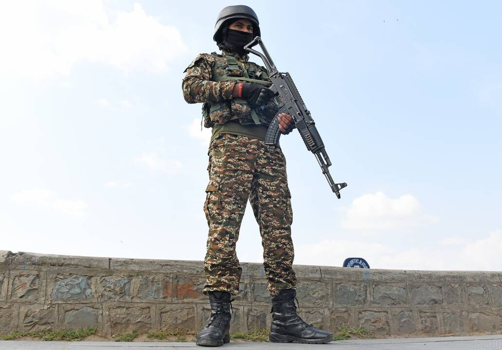 Nepaisant kaltinimų dėl pažeidimų, Indija ir Pakistanas toliau laikosi paliaubų