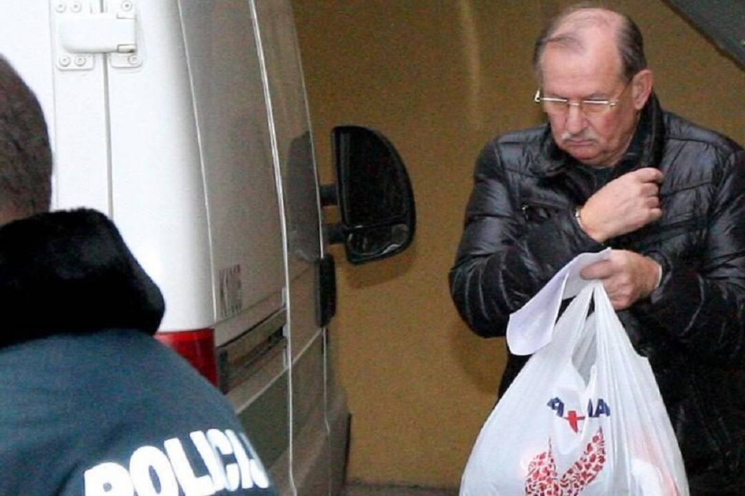 Senjoras: prieš ankstesnį nuosprendį P.Laimutis buvo suimtas, bet dabar jo garbingas amžius tapo skydu ir teismui skiriant bausmę.