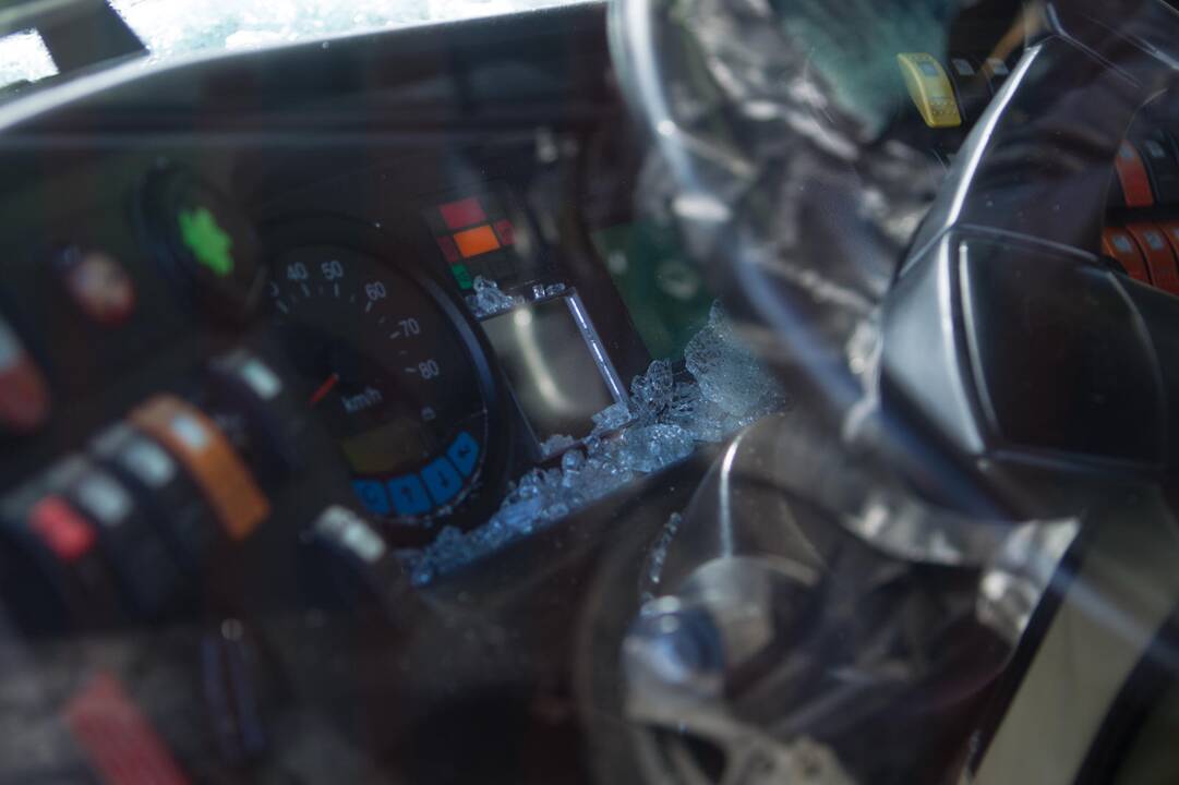 Masinė automobilių ir troleibuso avarija Kaune