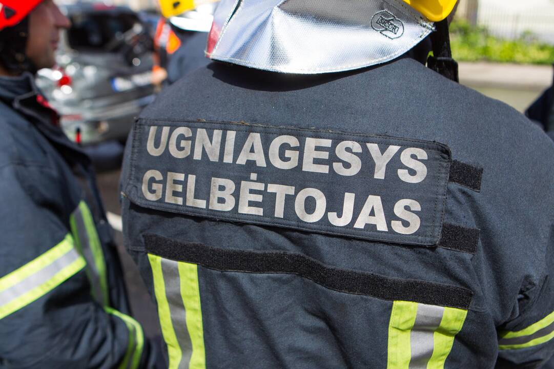 Masinė automobilių ir troleibuso avarija Kaune