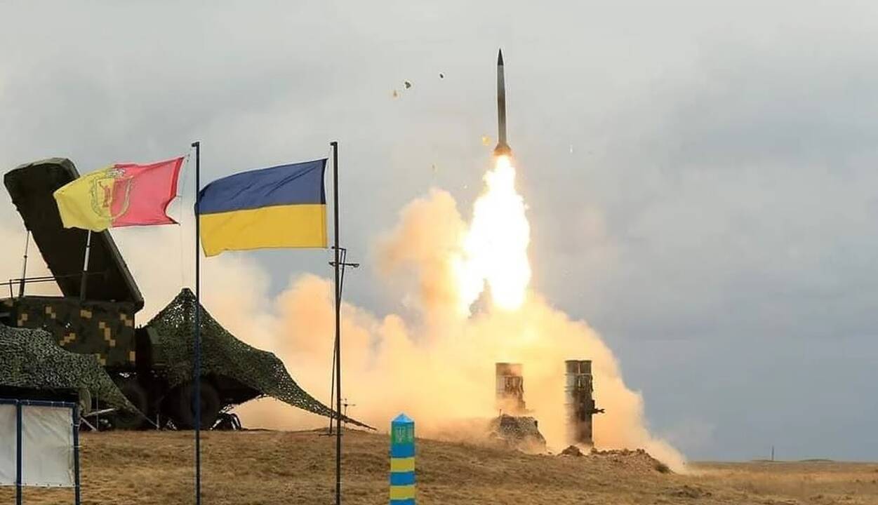 Naktį Kyjivas atakuotas raketomis – nė viena jų nepasiekė taikinių