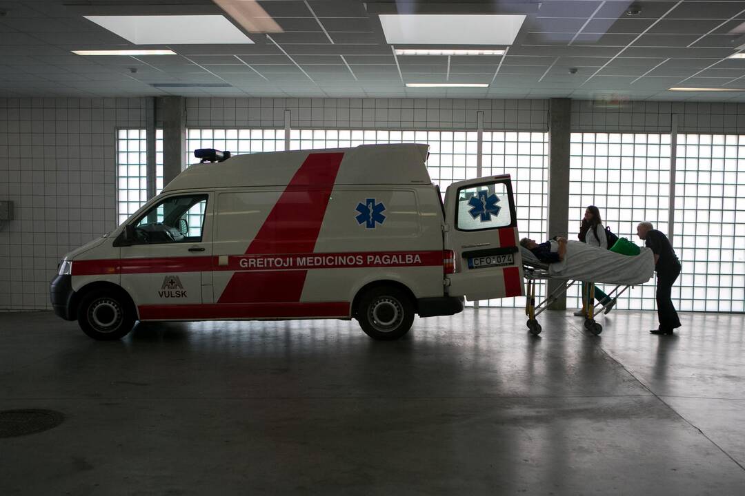 Po avarijos Rokiškio rajone į ligoninę skubiai išvežti du senjorai