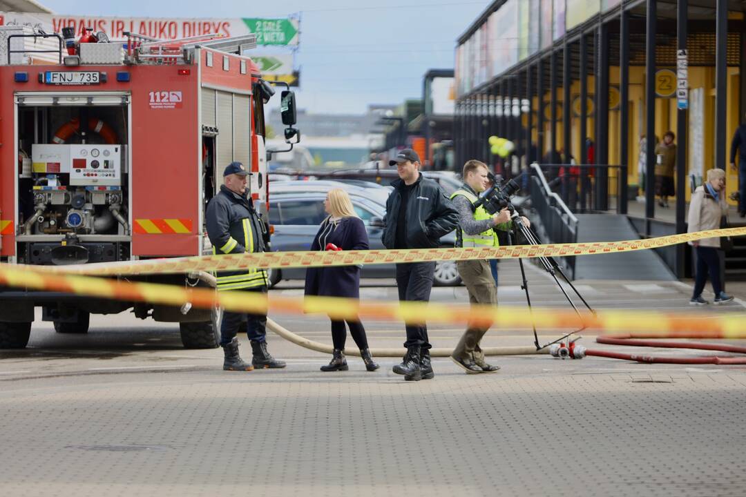 „Urmo“ bazės miestelyje užsiliepsnojo kavinė