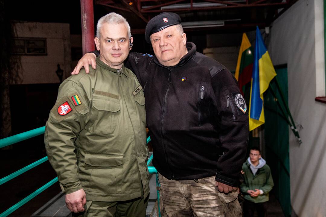 Laukiami: tarp praėjusį trečiadienį atvykusiųjų – daugiausia mamos ir vaikai.