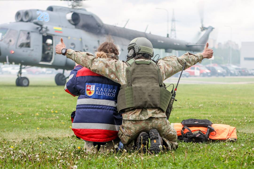 Vieningi: ekspertai sutaria – karo grėsmės akivaizdoje svarbu rengti pratybas, kuriose dalyvautų skirtingų sričių atstovai.