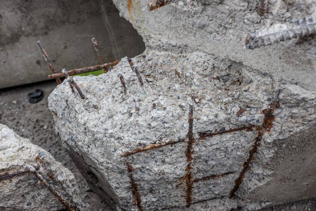 Potyris: statinį apžiūrėję įvairių sričių specialistai pajuto, kad perdanga linguoja.