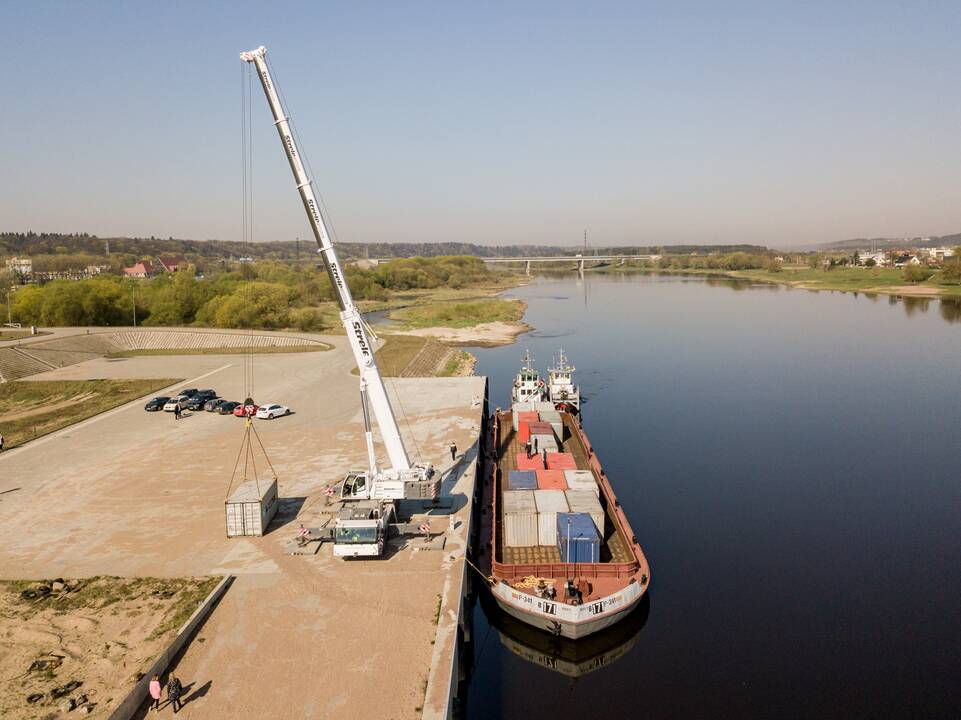 Skaičiai: vidutiniškai vidaus vandens transportas perveža apie 6 proc. visų ES sausumos transporto krovinių.