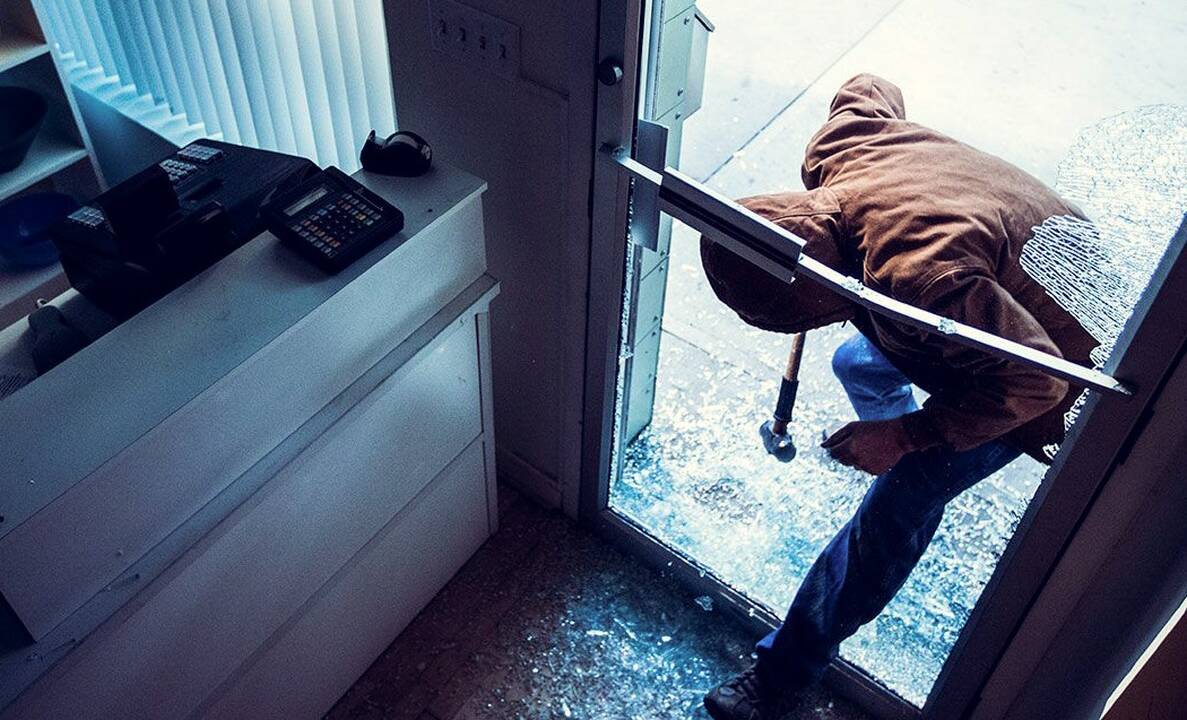 Visą vasarą siaubę kavines ir smulkiųjų prekeivių prekybos vietas vagys nesiliauja