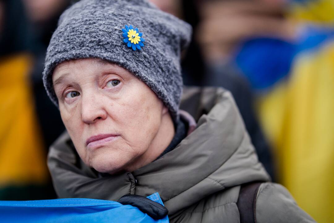 Sostinėje minimos antrosios Rusijos karo Ukrainoje metinės: vyksta mitingas, eitynės