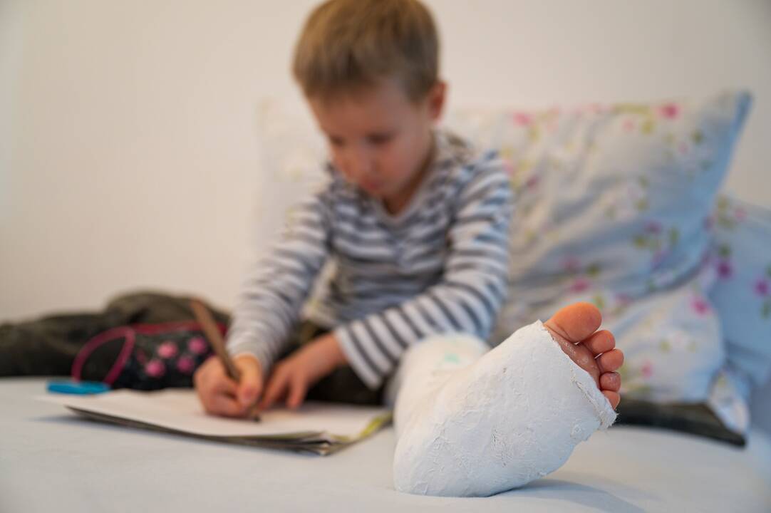 Kauno medikų pagalbos prireikė kojos lūžį patyrusiam 4-mečiui: nelaimė įvyko dar prieš Velykas?   