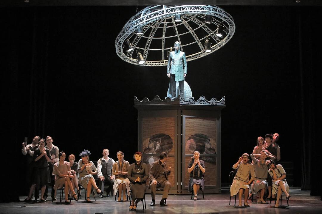 Scena iš I.Kalmano „Misterio X“ repeticijos Klaipėdos muzikiniame teatre.