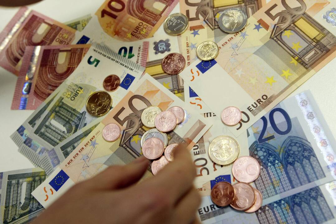 Sumažėjo gyventojų, neuždirbančių minimalios algos