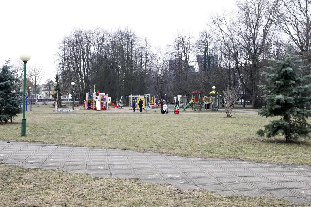 Darbai: Danės skvere bus atnaujintos ir žaidimų aikštelės.