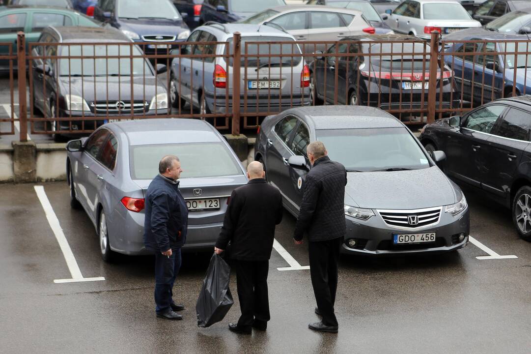 Miesto taryba leido nuomotis automobilius