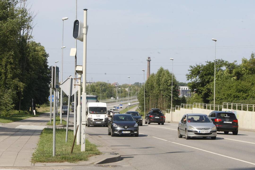 100 naujų greičio matuoklių keliuose turėtų įrengti „Belam“