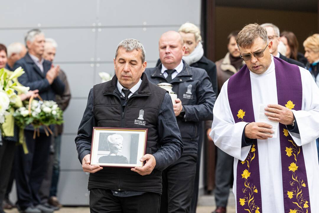 Atsisveikinimas su primabalerina L. Aškelovičiūte-Razmiene