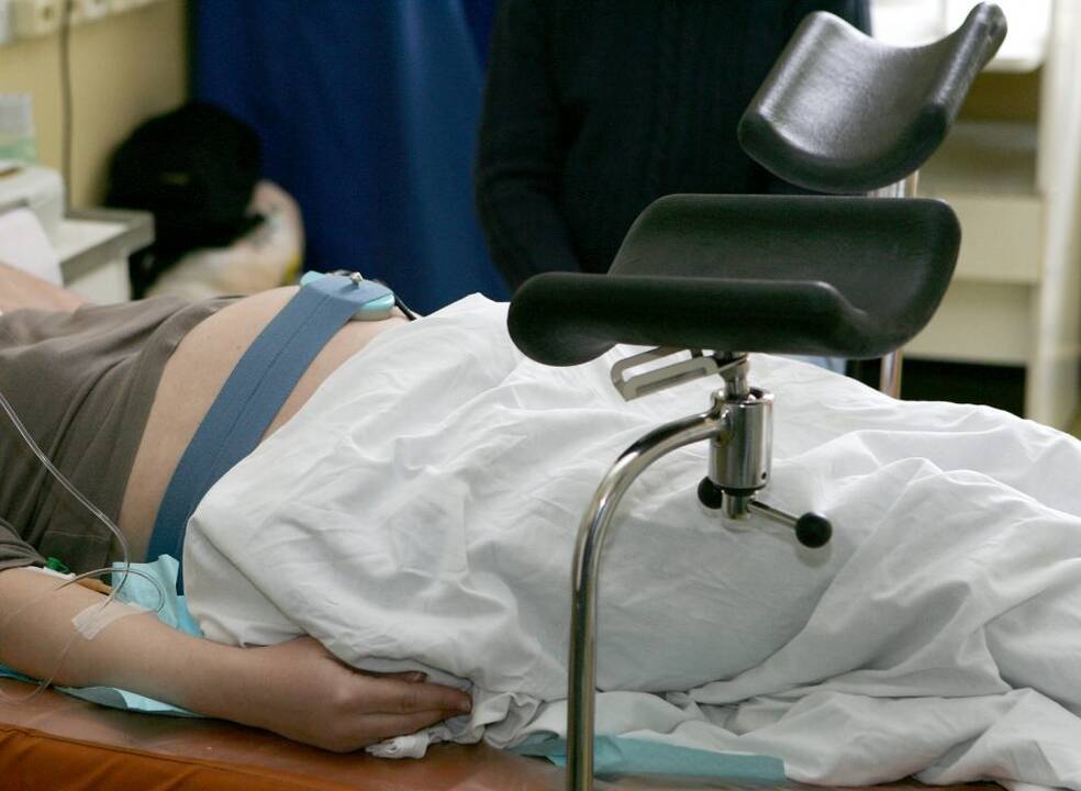 Naujas įstatymas skinasi kelią: abortus apmokėtų valstybė?